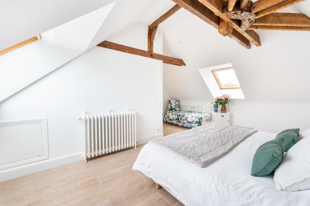 Bed and Breakfast Domaine Les Jardins Darsene Tinteniac Экстерьер фото